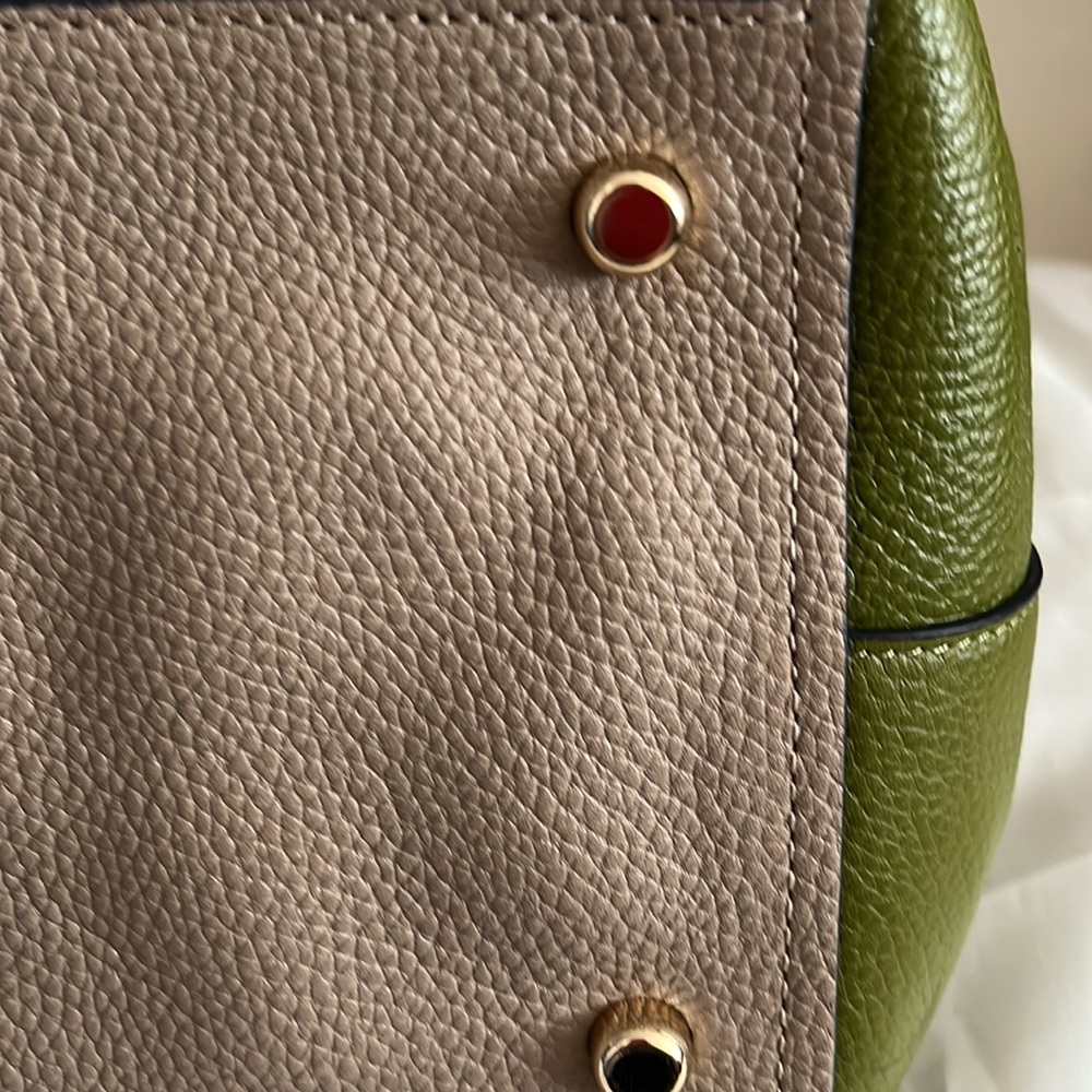 Never been used - Coach two-tone satchel - Picture 5 of 5